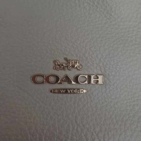 Coach Cream Leather Shoulder Bag - Picture 3 of 7